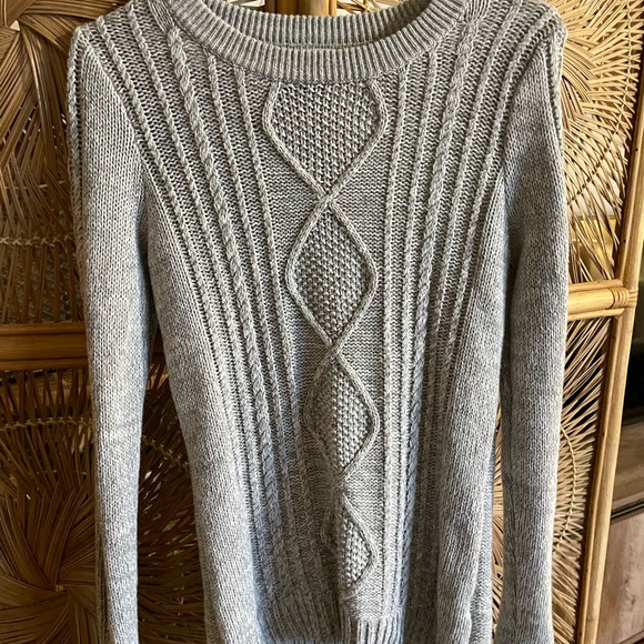 Old navy sweater - Picture 2 of 3